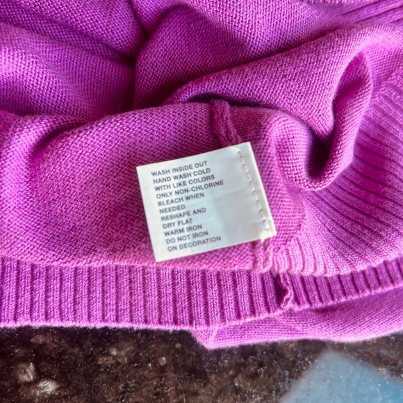 GAP Fuschia Women's Cardigan/Shell Sweater Set with Sparkling Accents NWOT - Picture 8 of 11